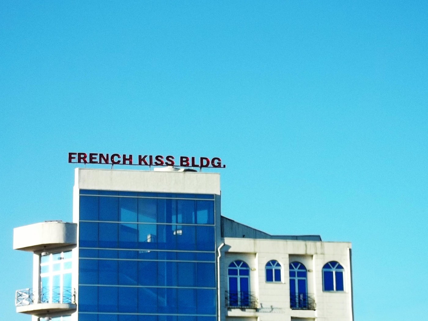 french kiss bldg